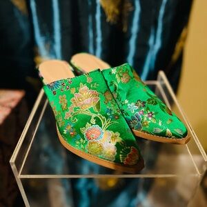 Women’s Green Jacquard Mule heels with Floral Brocade